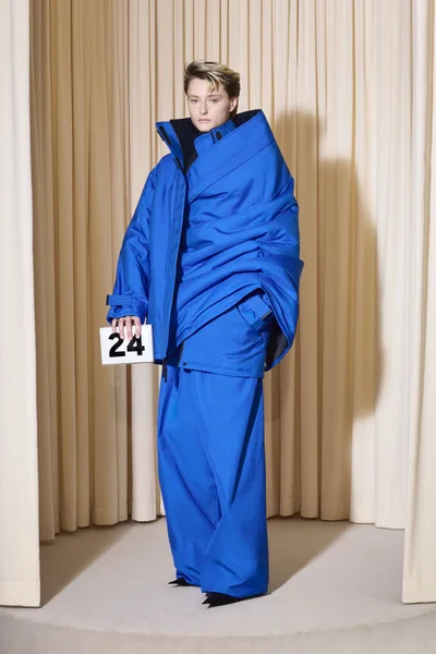 Look 24